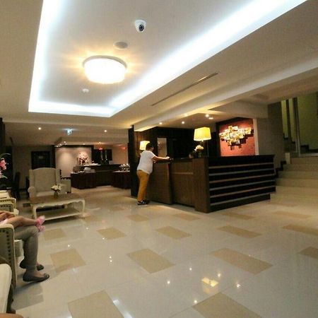 Leelawadee Modern Resort Huaykwang - ลีลาวดี ห้วยขวาง Bangkok Dış mekan fotoğraf