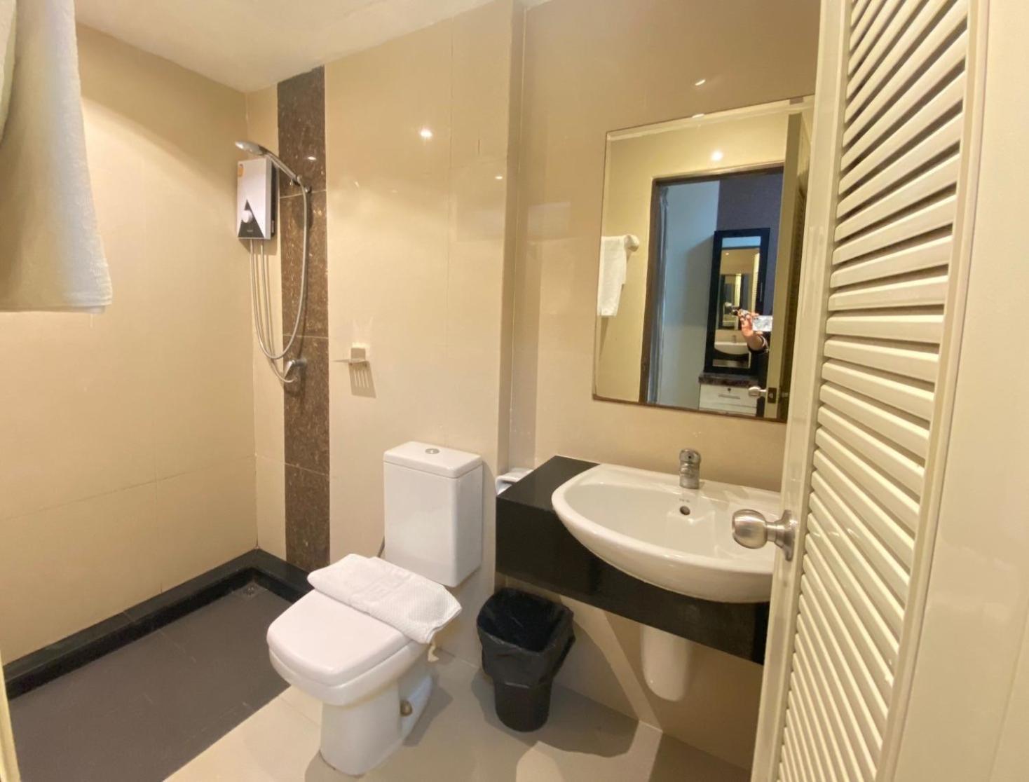 Leelawadee Modern Resort Huaykwang - ลีลาวดี ห้วยขวาง Bangkok Dış mekan fotoğraf