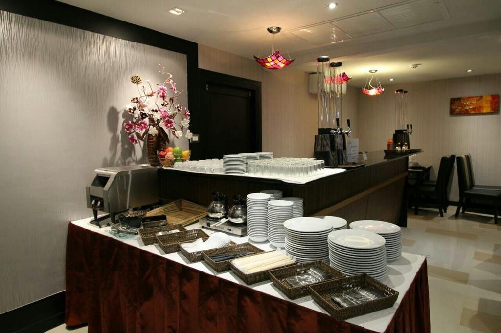 Leelawadee Modern Resort Huaykwang - ลีลาวดี ห้วยขวาง Bangkok Dış mekan fotoğraf