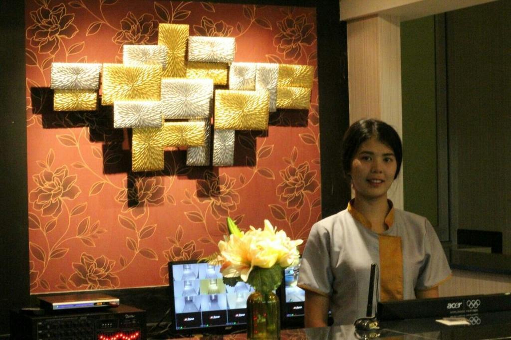 Leelawadee Modern Resort Huaykwang - ลีลาวดี ห้วยขวาง Bangkok Dış mekan fotoğraf