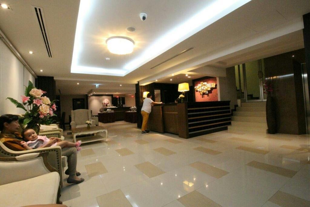 Leelawadee Modern Resort Huaykwang - ลีลาวดี ห้วยขวาง Bangkok Dış mekan fotoğraf